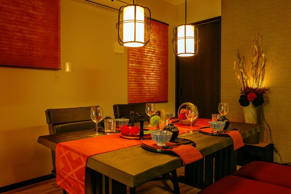 ファミリー ハウス ベッド (複数台) 禁煙 キッチン 客室内のダイニングエリア0 | サムライハウス