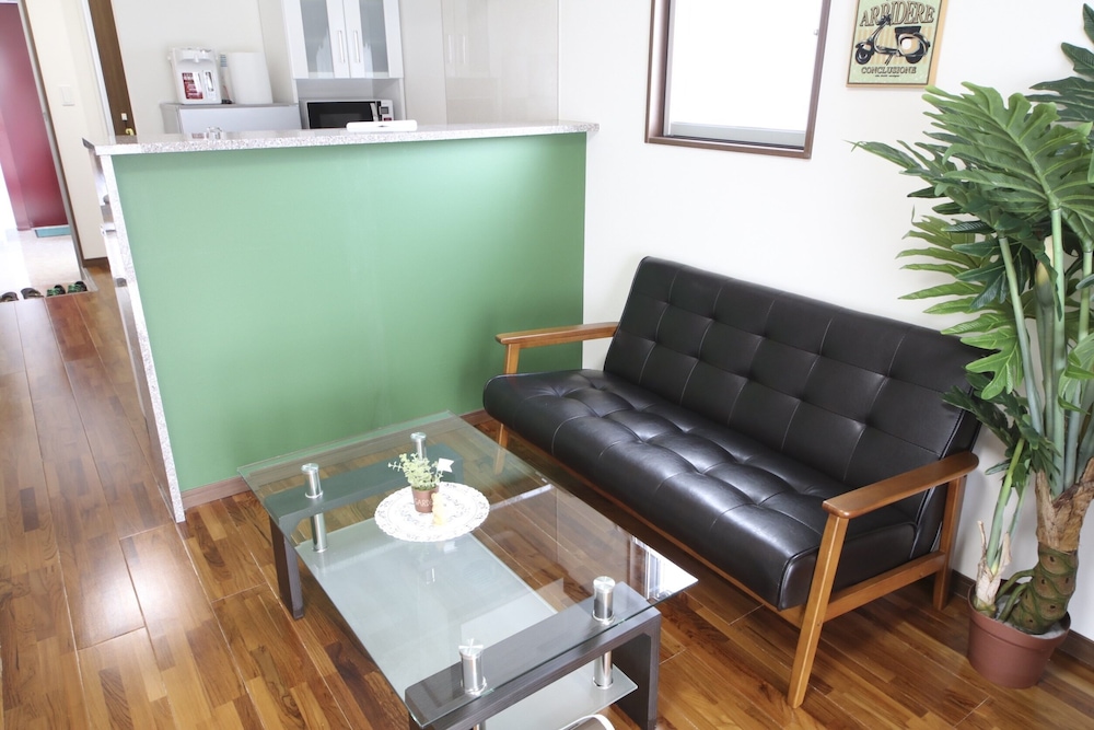 4 人部屋 客室14 | 美らガーナハウス壺川 那覇