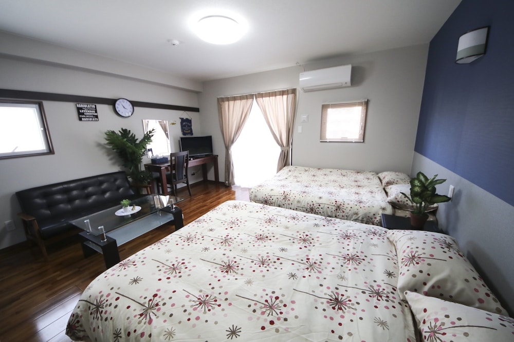 4 人部屋 客室44 | 美らガーナハウス壺川 那覇