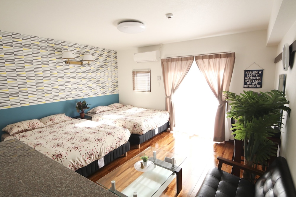 4 人部屋 客室3 | 美らガーナハウス壺川 那覇