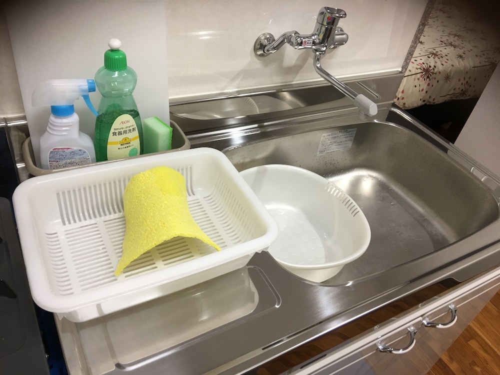 4 人部屋 専用キッチン8 | 美らガーナハウス壺川 那覇