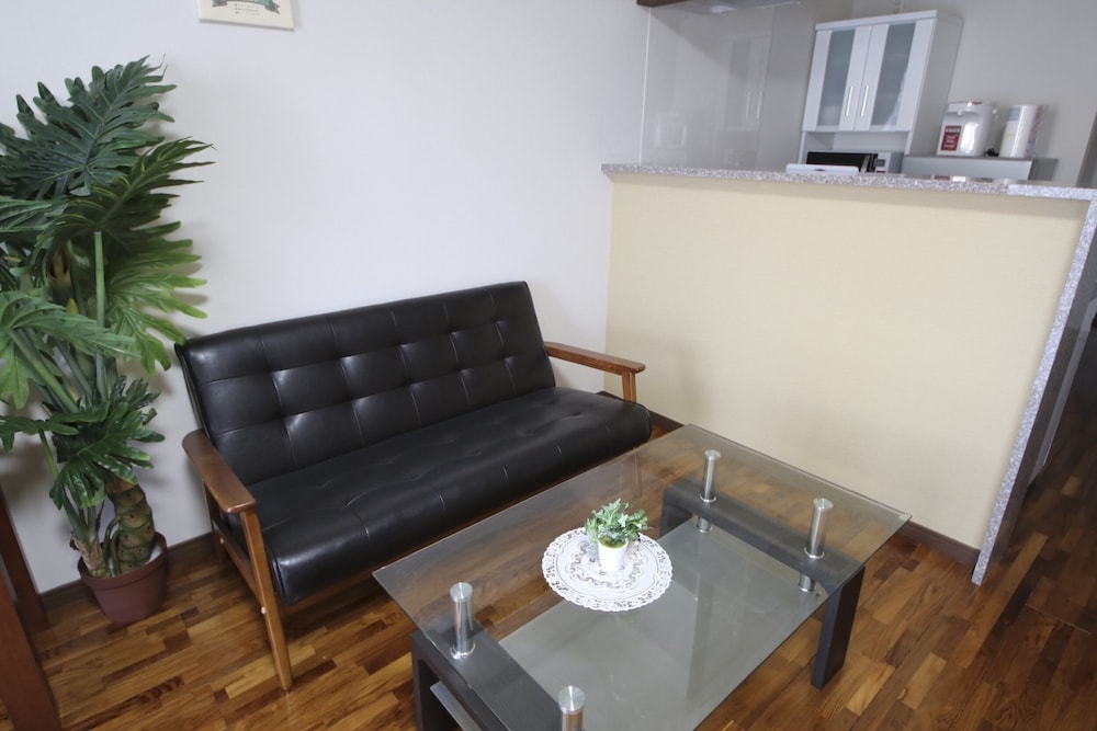 4 人部屋 客室37 | 美らガーナハウス壺川 那覇