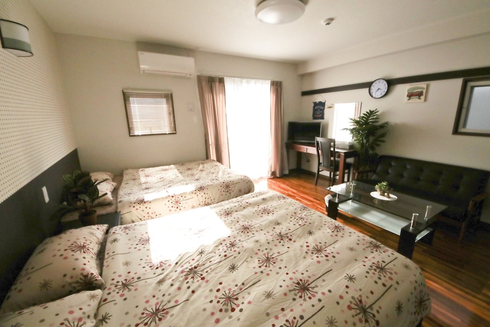4 人部屋 客室22 | 美らガーナハウス壺川 那覇
