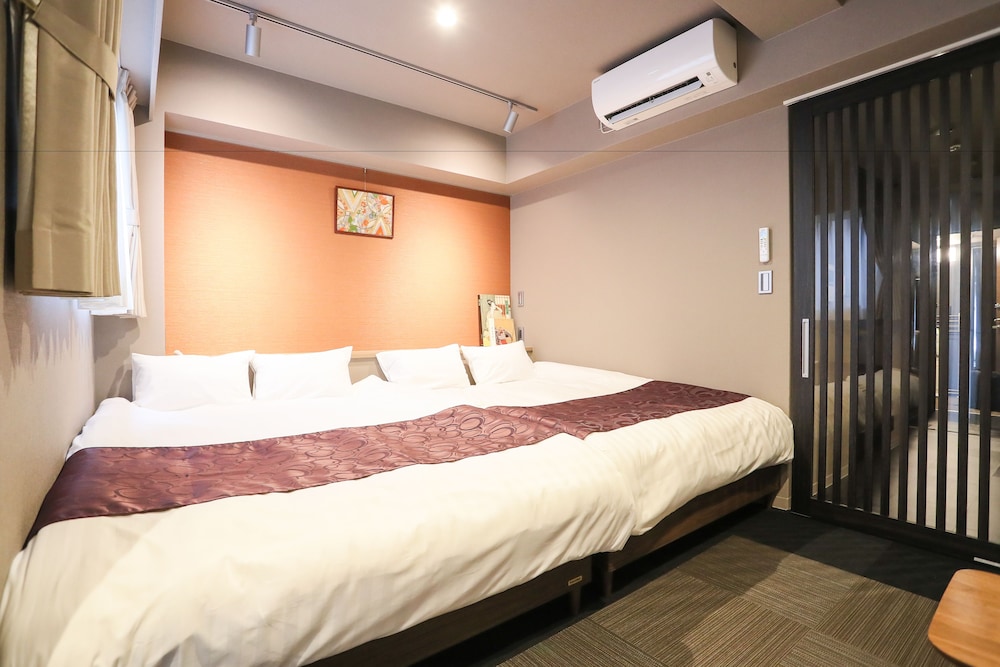 デラックス 4 人部屋 キッチン (4 ppl room) 客室5 | アパートメントホテル セブンキーズ 京都