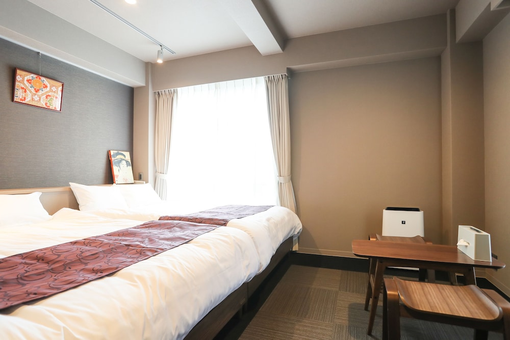デラックス 4 人部屋 キッチン (4 ppl room) 客室13 | アパートメントホテル セブンキーズ 京都