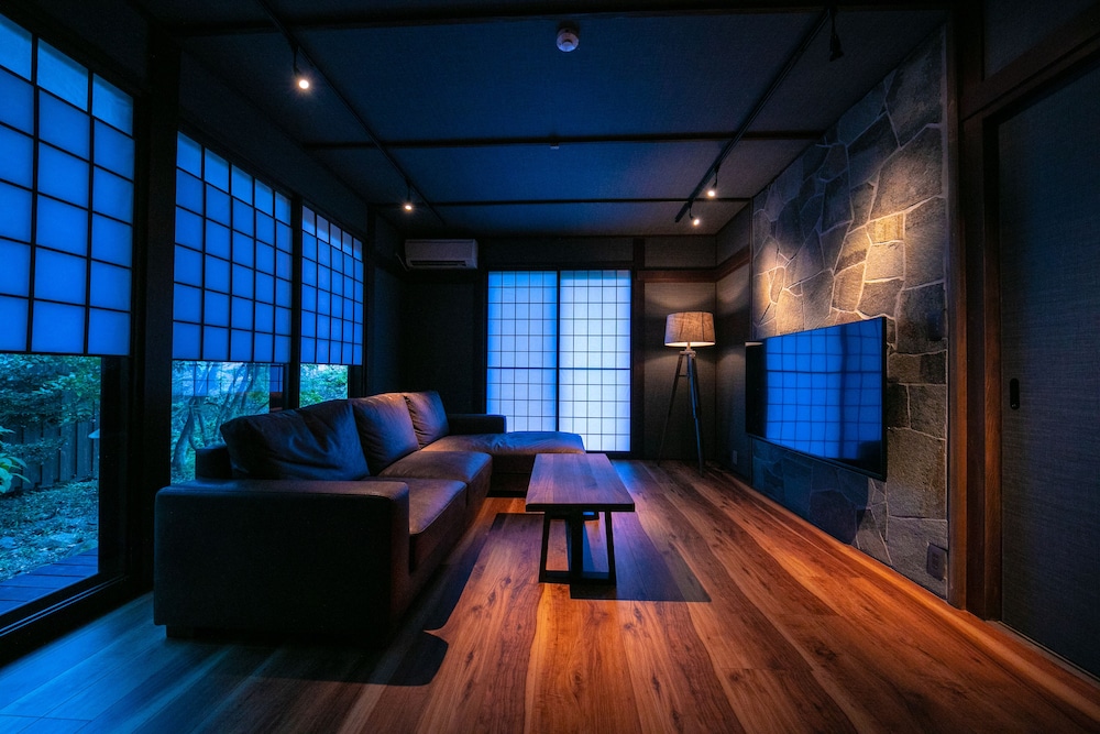 [特別室83平米] リビング＋和洋室＋寝室 露天内湯付き 禁煙 | 源泉掛け流しの離れ宿 由布院別邸 風の森