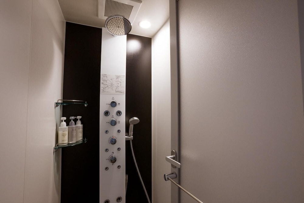 セミダブルルーム B シャワーブース付 禁煙 バスルーム1 | エスペリアホテル博多