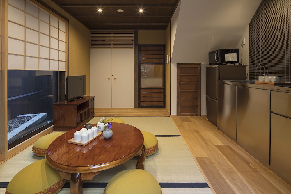 客室1 | THE MACHIYA VILLA 三条しらかわ小路