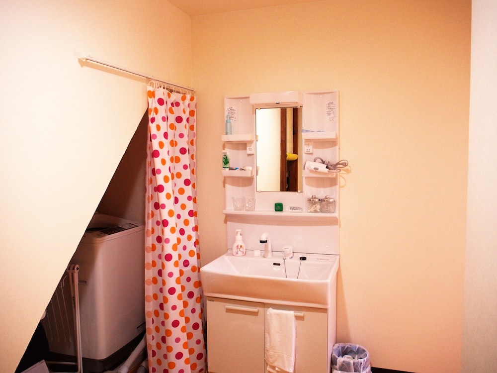 スタンダード 4 人部屋 共用バスルーム0 | Guest House 古民家 和