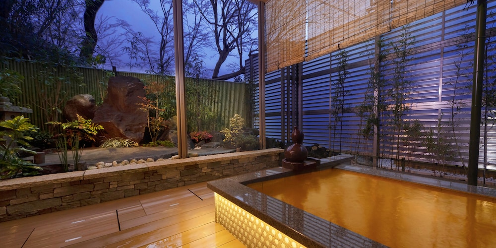 [L] 金泉露天＆足湯付特別室140平米/別館1階太閤 禁煙 バスルームの設備1 | 天地の宿 奥の細道