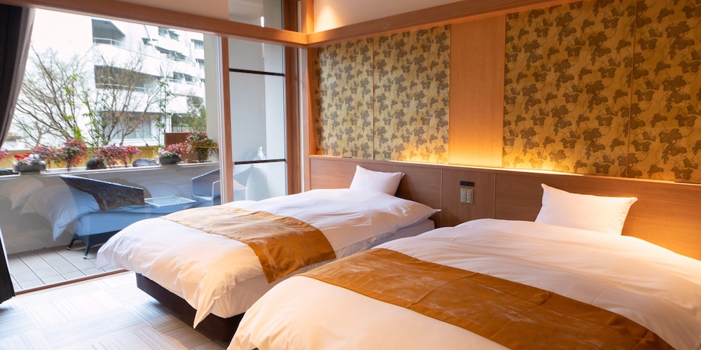 [L] 金泉露天＆足湯付特別室140平米/別館1階太閤 禁煙 客室5 | 天地の宿 奥の細道