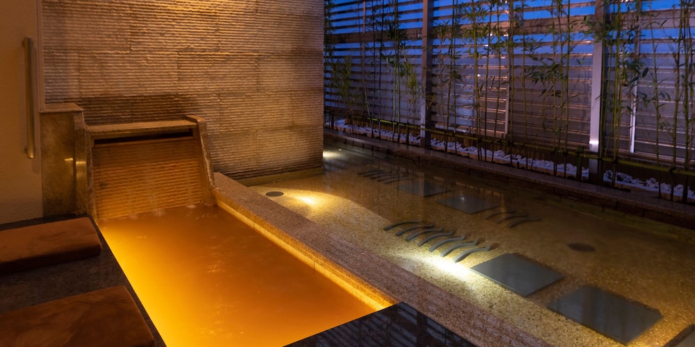 [L] 金泉露天＆足湯付特別室140平米/別館1階太閤 禁煙 客室の設備とサービス0 | 天地の宿 奥の細道