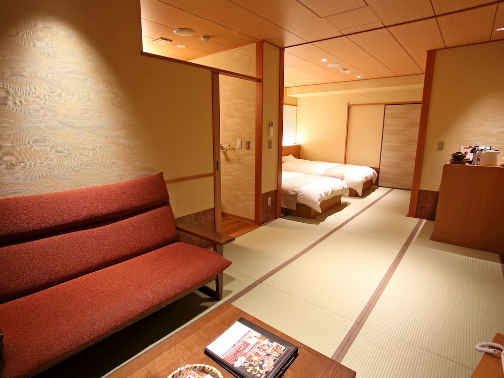 [C]金泉露天風呂付 角部屋和室55平米テラス付-紅or蘇芳　禁煙 客室の設備とサービス1 | 天地の宿 奥の細道