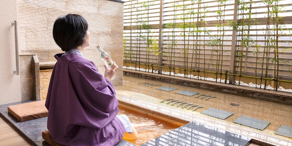 [L] 金泉露天＆足湯付特別室140平米/別館1階太閤 禁煙 テラス / パティオ1 | 天地の宿 奥の細道