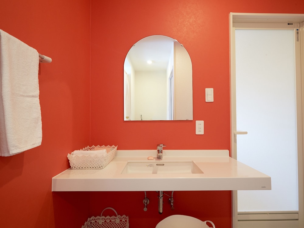 ファミリー コテージ 2 ベッドルーム 禁煙 バスルームのシンク0 | コテージ・シーウィンド今帰仁