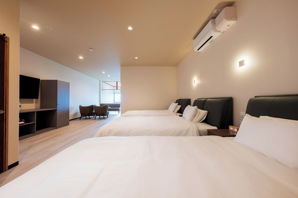 宙館·月の棟505/506 露天風呂付き和洋室 禁煙 鉄板焼 久住コース (夕食時間19:30) 客室2 | 山荘 神和苑