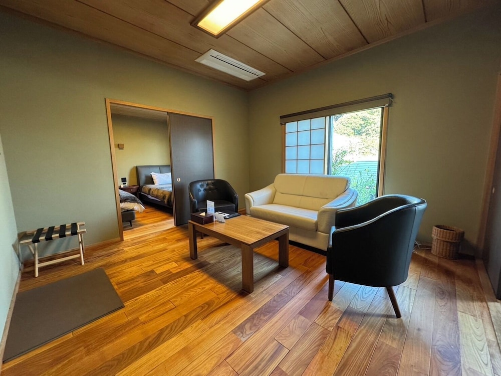 離れ・和洋室 露天風呂付き 禁煙 - 鉄板焼 久住コース (夕食時間17:30) 客室2 | 山荘 神和苑