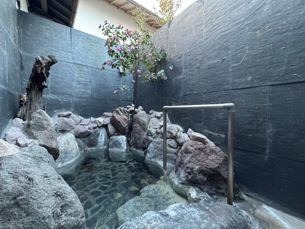 離れ・和洋室 露天風呂付き 禁煙 - 鉄板焼 久住コース (夕食時間17:30) 客室1 | 山荘 神和苑