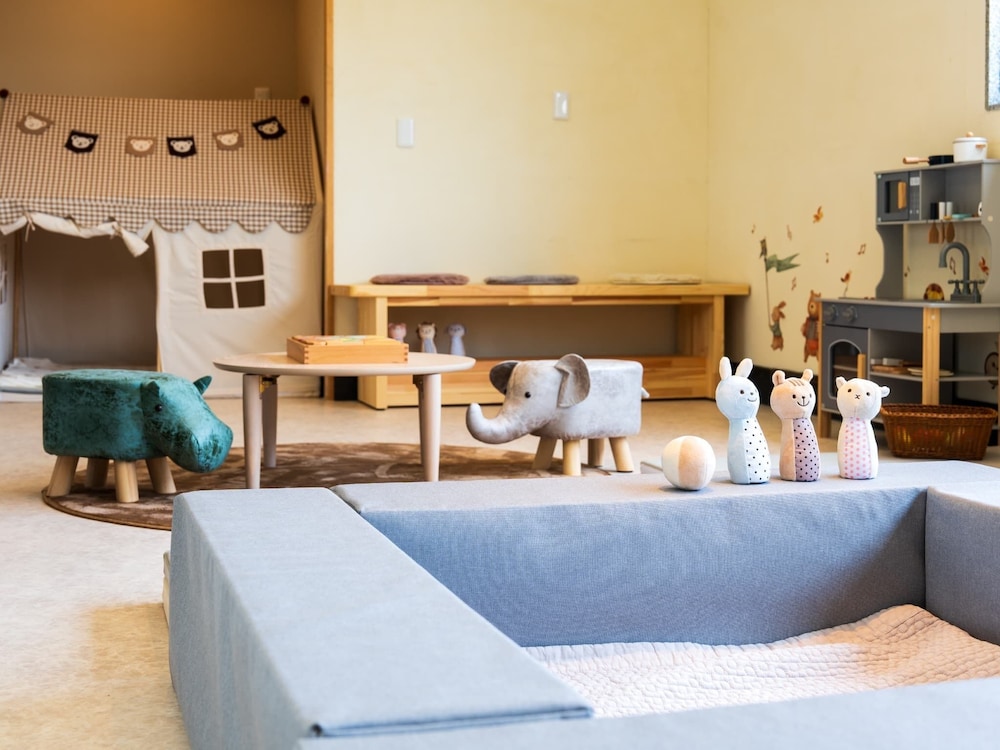 本館 和洋室 [銀杏-Icho-] キッチン＆キッズルーム＆檜内風呂 客室10 | 山荘 神和苑