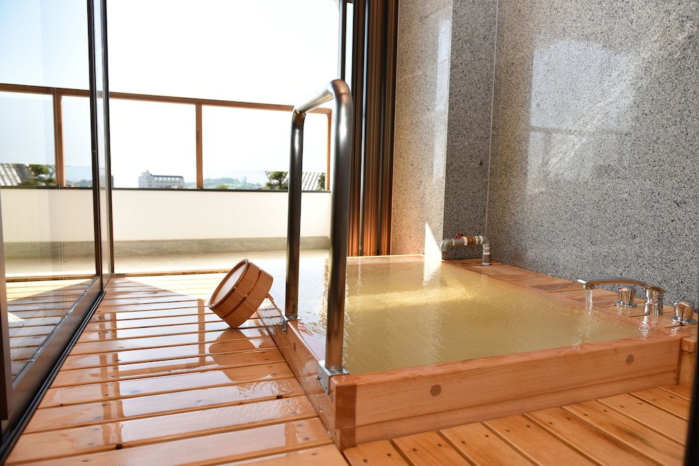 [本館] 和洋室, 内風呂付 禁煙 バスルーム0 | 山荘 神和苑