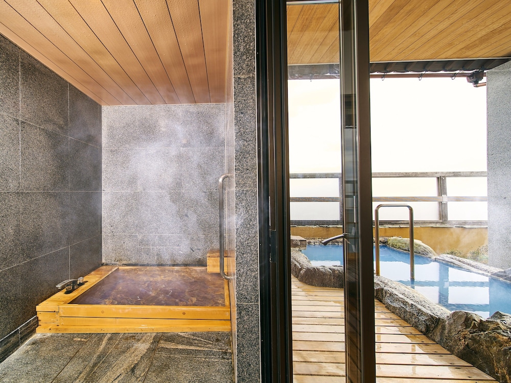 特別室 竹 露天風呂付き 禁煙 - 鉄板焼 久住コース (夕食時間19:30) バスルーム1 | 山荘 神和苑