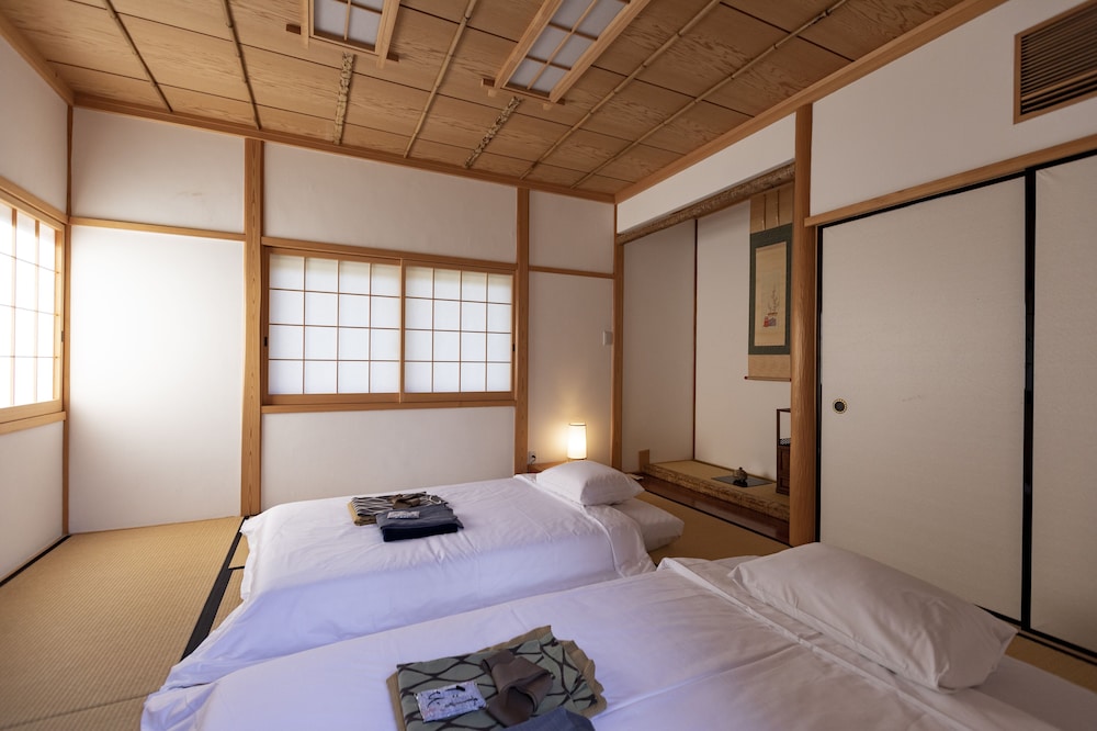特別室 梅 禁煙 客室1 | 山荘 神和苑