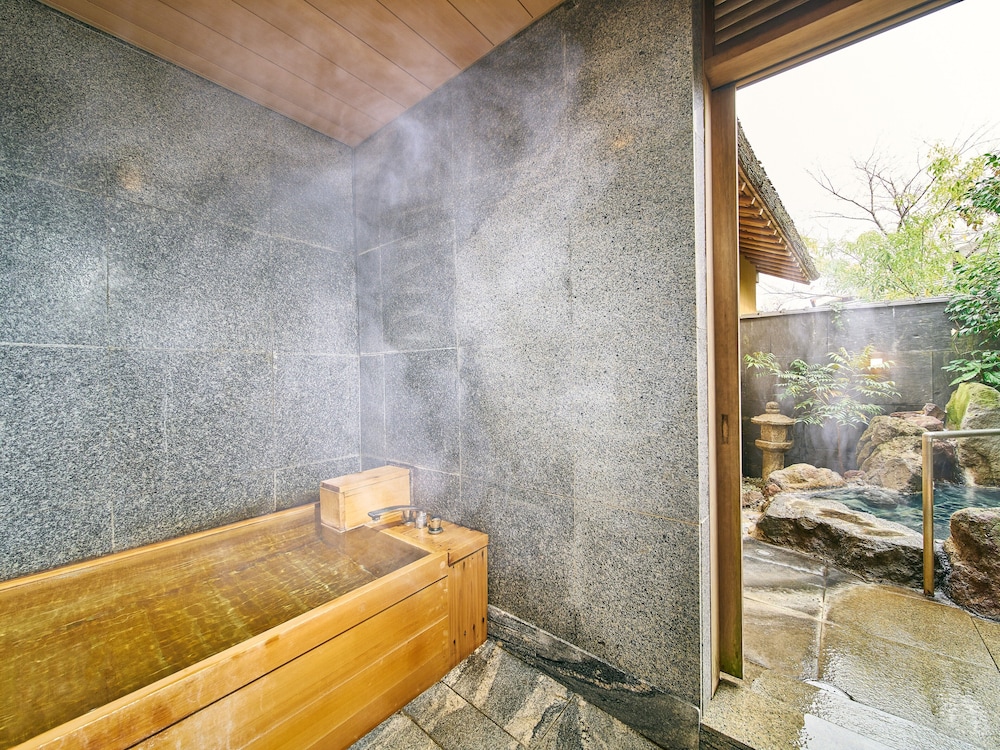 離れ·和室 禁煙 バスルーム1 | 山荘 神和苑