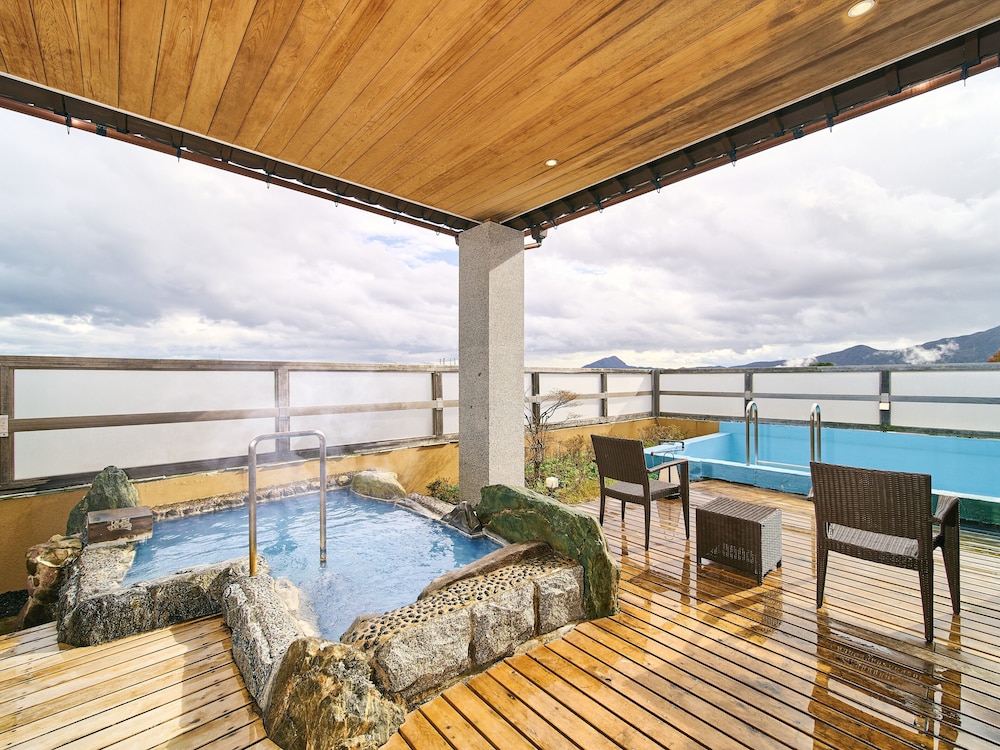 特別室 竹 (露天風呂・夏季限定プール) 禁煙 バスルーム1 | 山荘 神和苑