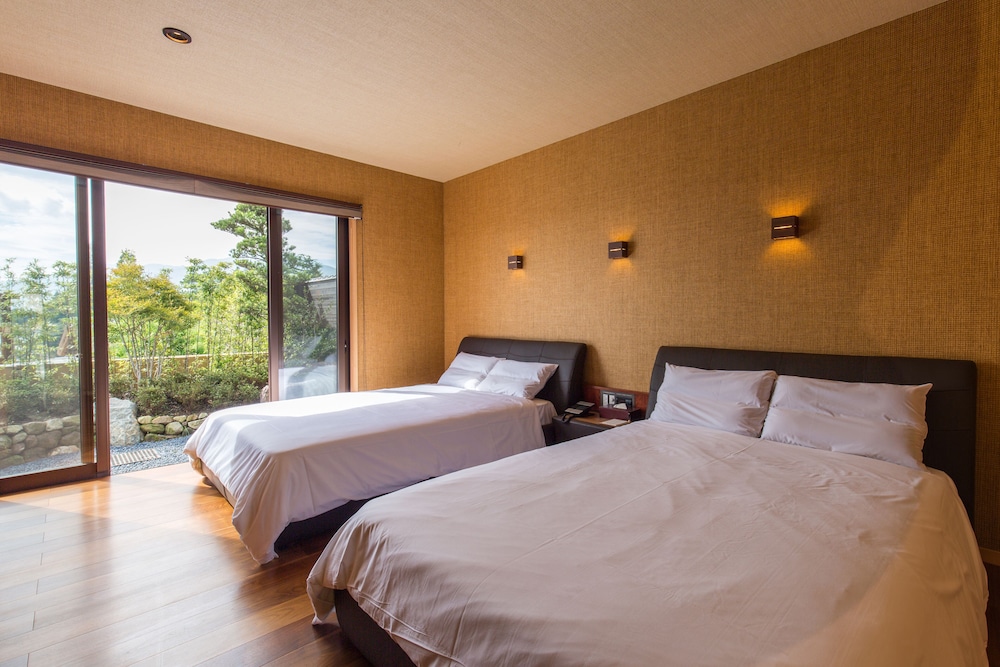 特別室 竹 (露天風呂・夏季限定プール) 禁煙 客室1 | 山荘 神和苑