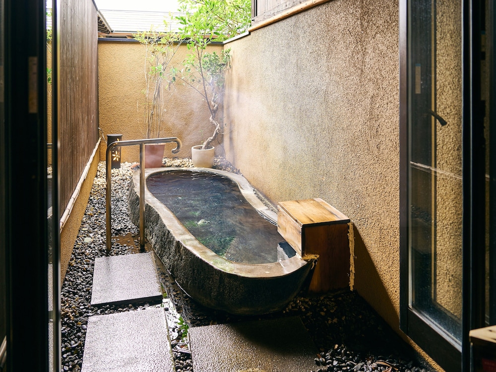 別館·和洋室 禁煙 客室2 | 山荘 神和苑