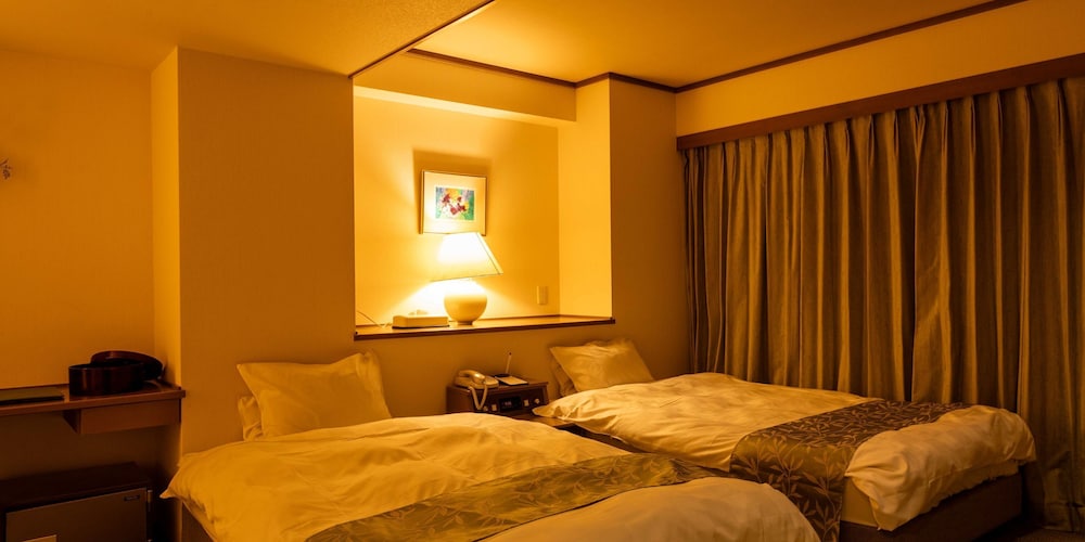 ツインルーム 禁煙 | 城崎温泉 料理旅館 翠山荘