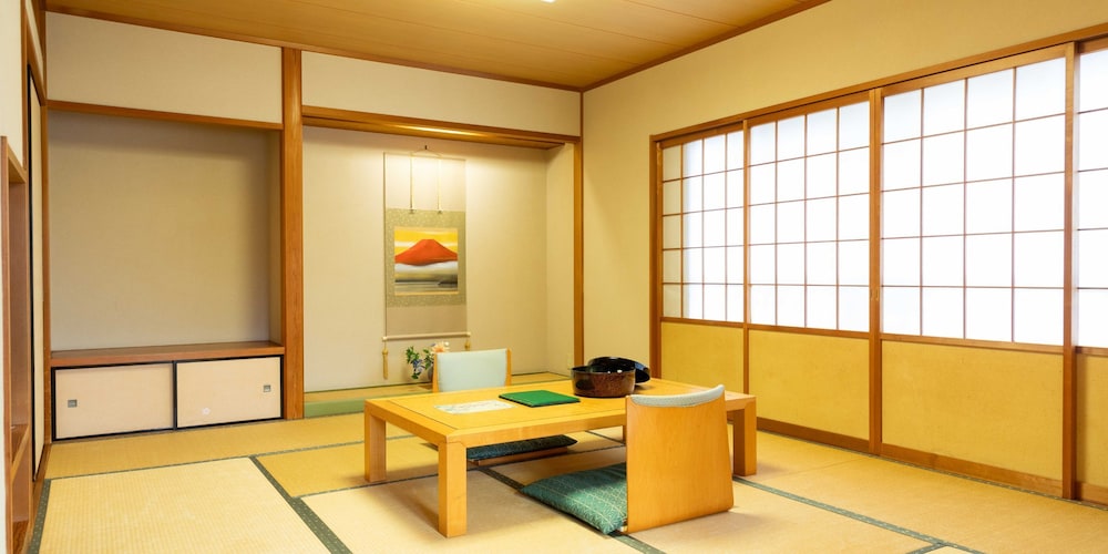 和室 客室6 | 城崎温泉 料理旅館 翠山荘