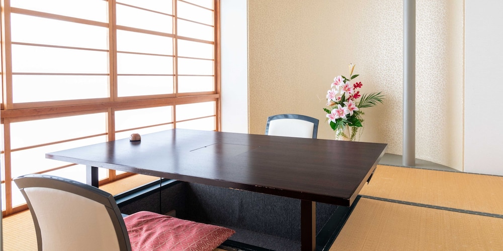 ツインルーム 禁煙 客室2 | 城崎温泉 料理旅館 翠山荘