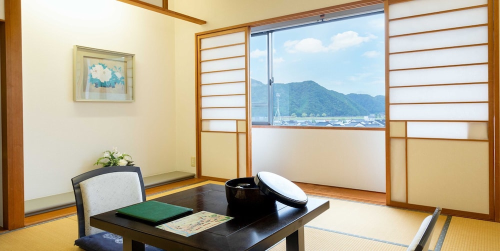 和室 客室3 | 城崎温泉 料理旅館 翠山荘