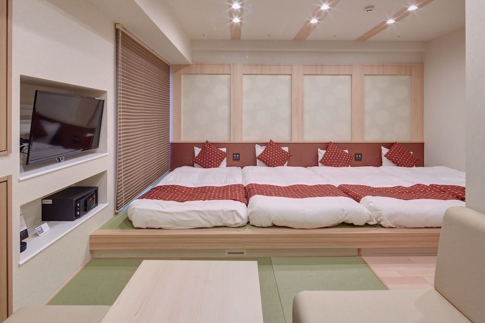 ファミリー ルーム 禁煙 客室9 | ホテル アマテラス 縁