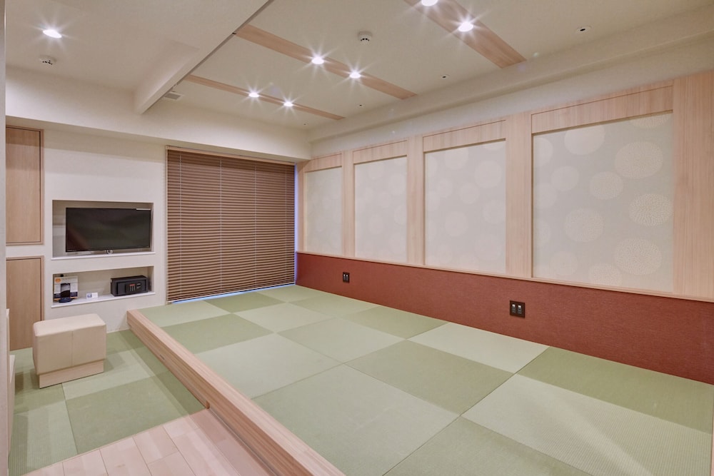 ファミリー ルーム 禁煙 客室13 | ホテル アマテラス 縁