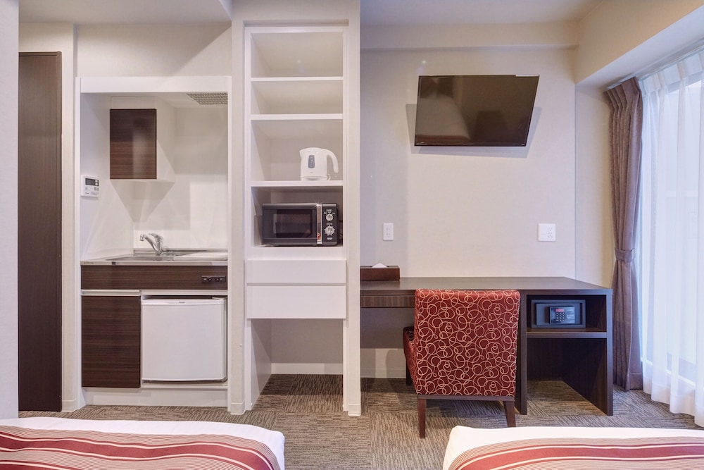 ツインルーム シングルベッド 2 台 禁煙 客室1 | ホテル アマテラス 縁