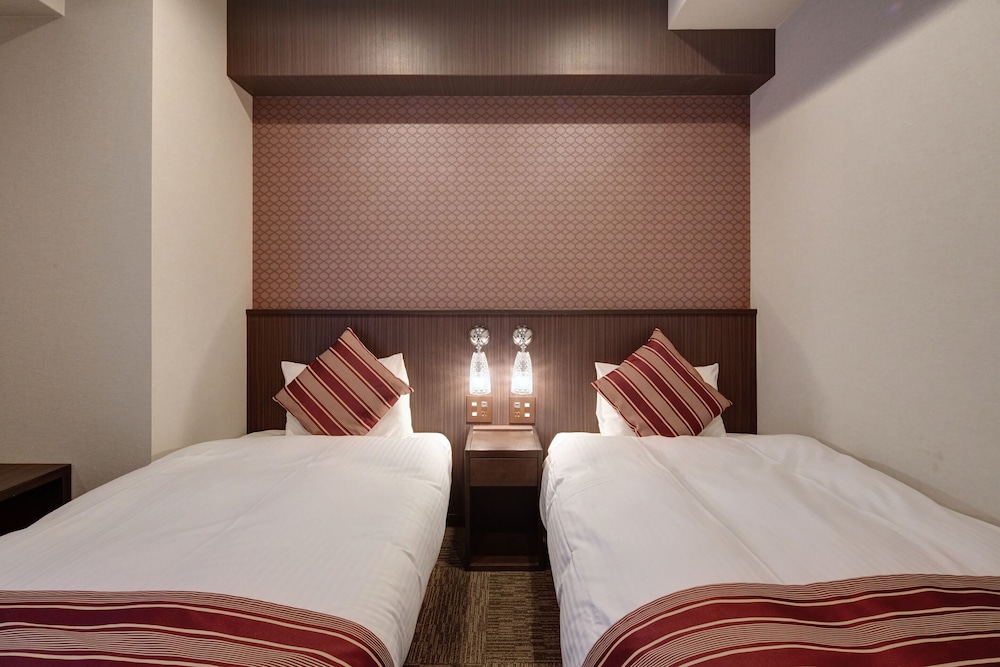 ツインルーム シングルベッド 2 台 禁煙 客室3 | ホテル アマテラス 縁