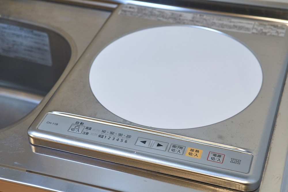 ファミリー ルーム 禁煙 専用簡易キッチン1 | ホテル アマテラス 縁