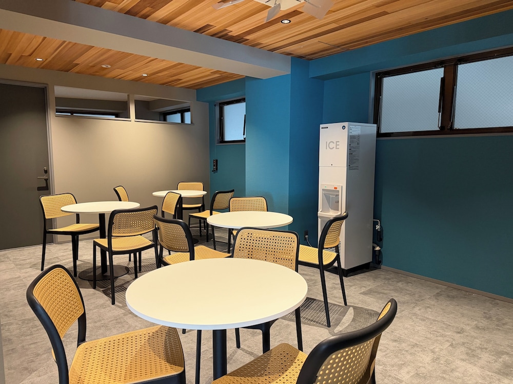 フロント1 | 国際タウンズイン