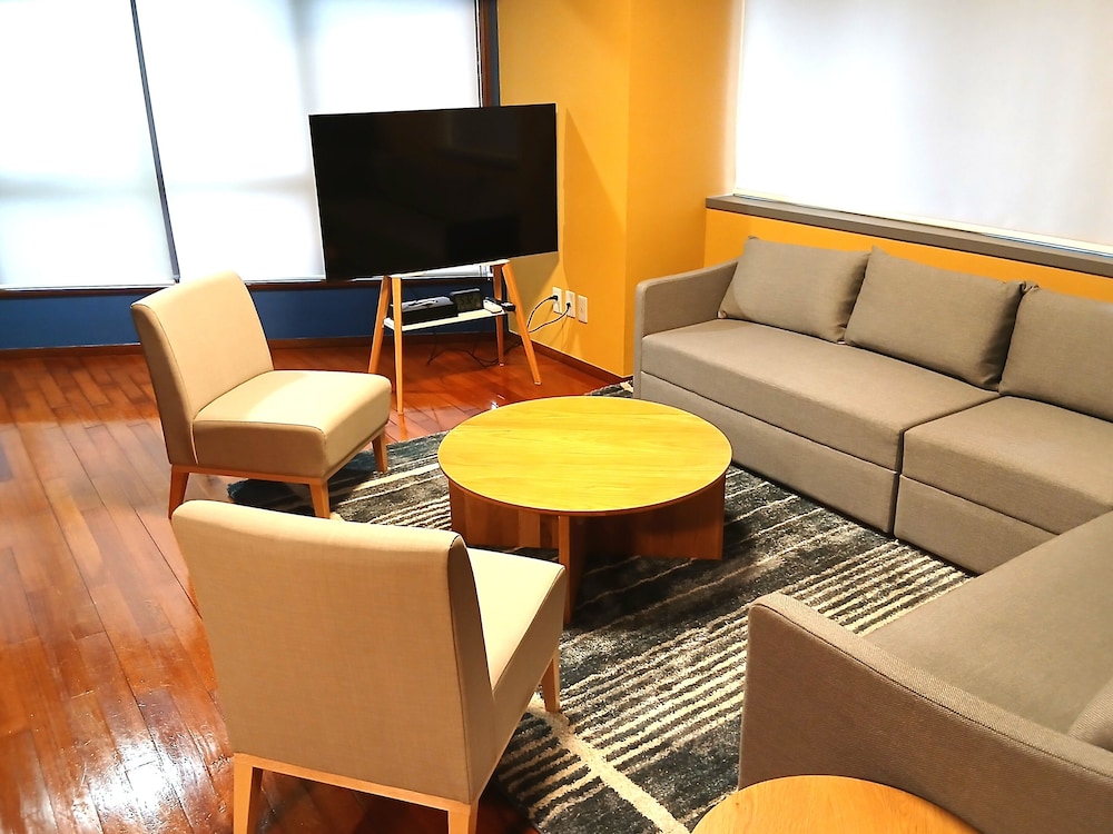 和洋室 60平米 ダブルベッド 禁煙 客室1 | 国際タウンズイン