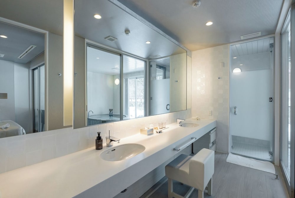 和モダンスイート ラージツイン 客室19 | 鉛温泉 心の刻 十三月