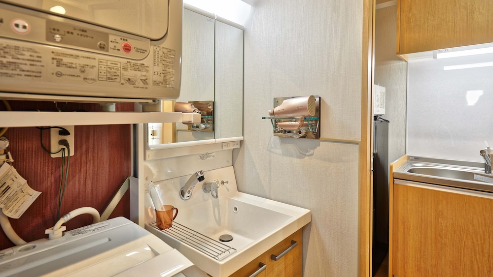 スタンダード ツインルーム 禁煙 客室の設備とサービス1 | テラスリゾート北谷 WEST