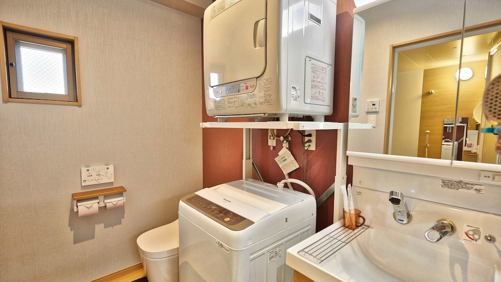 スタンダード ツインルーム 禁煙 ランドリー0 | テラスリゾート北谷 WEST