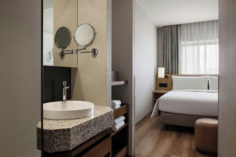 ゲストルーム, 1 キング 禁煙 バスルーム1 | コートヤードバイマリオット京都四条烏丸