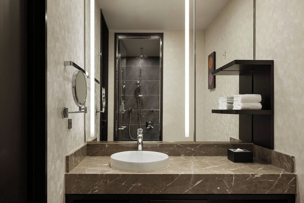 ルーム キングベッド 1 台 禁煙 バスルーム0 | コートヤードバイマリオット京都四条烏丸