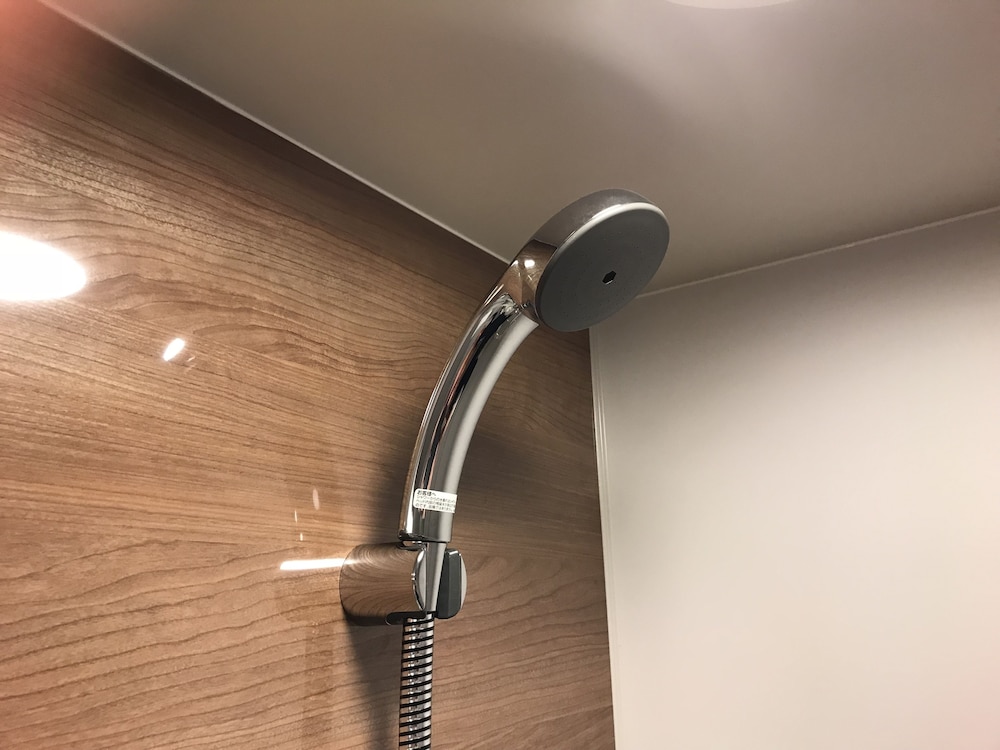 12㎡ ダブルルーム 禁煙 バスルームのシャワー0 | ネストホテル博多駅前