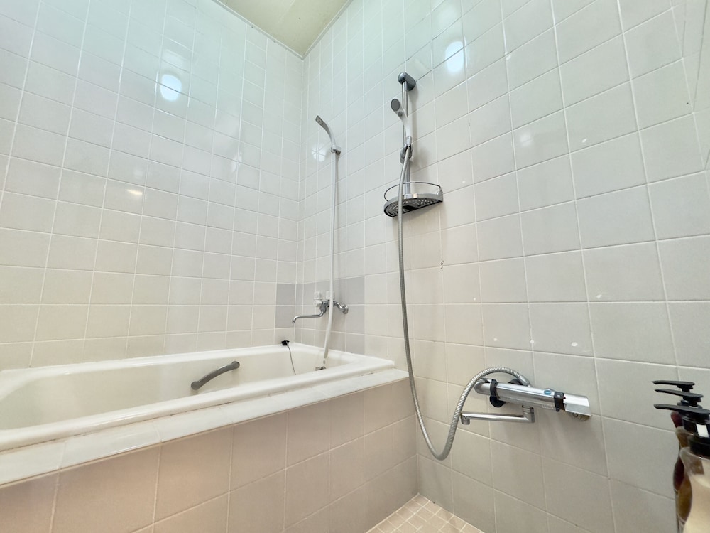 スーペリア コンドミニアム オーシャンビュー ビーチフロント バスルーム1 | アラハリゾート アラパナ