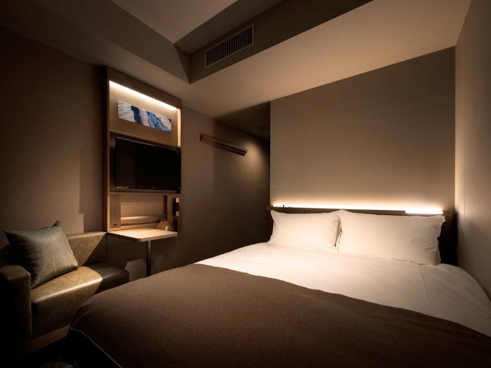 スタンダード ダブルルーム セミダブルベッド 1 台 禁煙 | ネスト ホテル 東京 半蔵門
