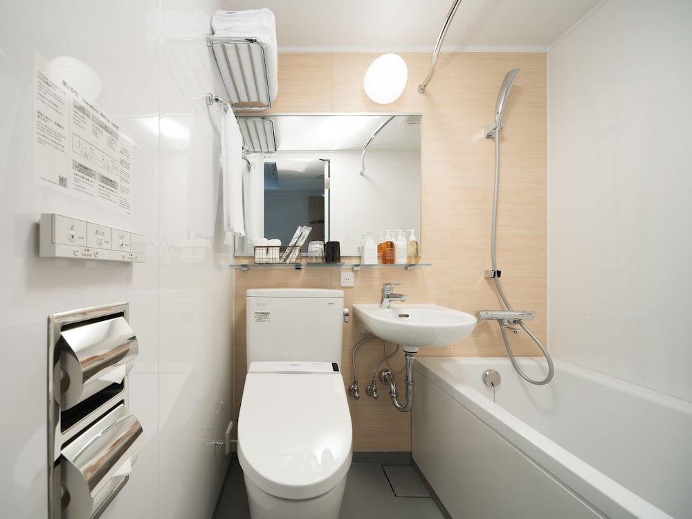 ツインルーム バスルーム1 | ティサージホテル那覇